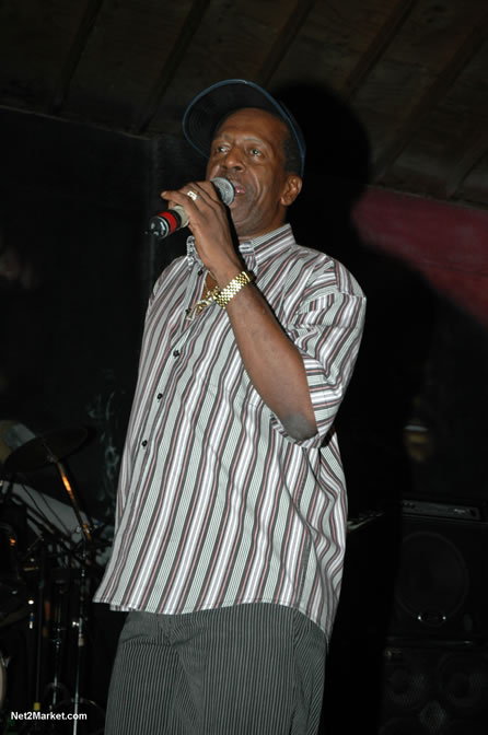 The Messenger, Reggae Super Star - Luciano - Gregory Isaacs - Bobby Dread - Swallow - backed by the Indika Band - Boubon Beach Restaurant, Beach Bar & Oceanfront Accommodations - Negril Travel Guide, Negril Jamaica WI - http://www.negriltravelguide.com - info@negriltravelguide.com...!