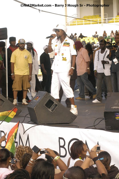 Jah Cure - Cure Fest 2007 - Longing For Concert at Trelawny Multi Purpose Stadium, Trelawny, Jamaica - Sunday, October 14, 2007 - Cure Fest 2007 October 12th-14th, 2007 Presented by Danger Promotions, Iyah Cure Promotions, and Brass Gate Promotions - Alison Young, Publicist - Photographs by Net2Market.com - Barry J. Hough Sr, Photographer - Negril Travel Guide, Negril Jamaica WI - http://www.negriltravelguide.com - info@negriltravelguide.com...!