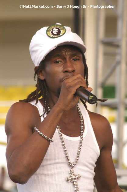 Jah Cure - Cure Fest 2007 - Longing For Concert at Trelawny Multi Purpose Stadium, Trelawny, Jamaica - Sunday, October 14, 2007 - Cure Fest 2007 October 12th-14th, 2007 Presented by Danger Promotions, Iyah Cure Promotions, and Brass Gate Promotions - Alison Young, Publicist - Photographs by Net2Market.com - Barry J. Hough Sr, Photographer - Negril Travel Guide, Negril Jamaica WI - http://www.negriltravelguide.com - info@negriltravelguide.com...!