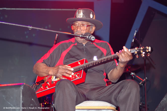 Bo Diddley - Air Jamaica Jazz & Blues Festival 2006 - The Art of Music - Cinnamon Hill Golf Club - Rosehall Resort & Country Club, Montego Bay, Jamaica W.I. - Thursday, Friday 27, 2006 - Negril Travel Guide, Negril Jamaica WI - http://www.negriltravelguide.com - info@negriltravelguide.com...!