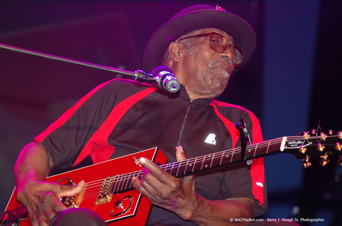 Bo Diddley - Air Jamaica Jazz & Blues Festival 2006 - The Art of Music - Cinnamon Hill Golf Club - Rosehall Resort & Country Club, Montego Bay, Jamaica W.I. - Thursday, Friday 27, 2006 - Negril Travel Guide, Negril Jamaica WI - http://www.negriltravelguide.com - info@negriltravelguide.com...!