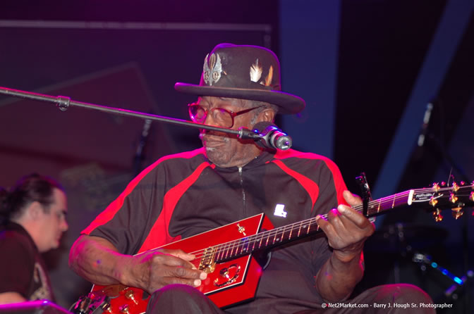 Bo Diddley - Air Jamaica Jazz & Blues Festival 2006 - The Art of Music - Cinnamon Hill Golf Club - Rosehall Resort & Country Club, Montego Bay, Jamaica W.I. - Thursday, Friday 27, 2006 - Negril Travel Guide, Negril Jamaica WI - http://www.negriltravelguide.com - info@negriltravelguide.com...!