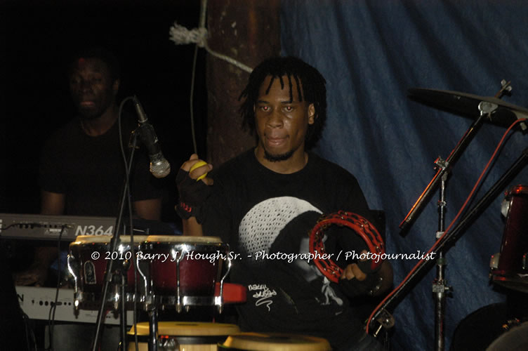 Etana - Live In Concert - One Love Reggae Concert Series 09/10 @ Negril Escape Resort and Spa, December 22, 2009, One Love Drive, West End, Negril, Westmoreland, Jamaica W.I. - Photographs by Net2Market.com - Barry J. Hough Sr, Photographer/Photojournalist - Negril Travel Guide, Negril Jamaica WI - http://www.negriltravelguide.com - info@negriltravelguide.com...!