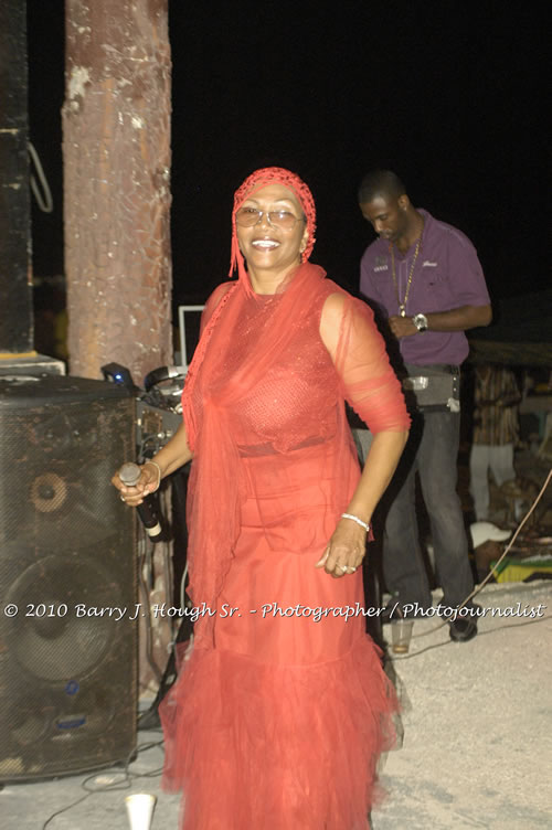 Marcia Griffiths & Edge Michael - Live In Concert - One Love Reggae Concert Series 09/10 @ Negril Escape Resort and Spa, December 29, 2009, One Love Drive, West End, Negril, Westmoreland, Jamaica W.I. - Photographs by Net2Market.com - Barry J. Hough Sr, Photographer/Photojournalist - Negril Travel Guide, Negril Jamaica WI - http://www.negriltravelguide.com - info@negriltravelguide.com...!