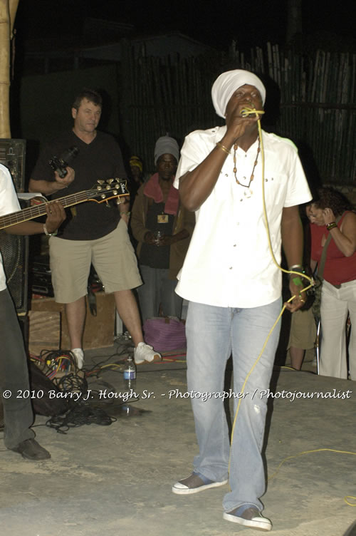 Richie Spice - Live In Concert - One Love Reggae Concert Series 09/10 @ Negril Escape Resort and Spa, January 19, 2010, One Love Drive, West End, Negril, Westmoreland, Jamaica W.I. - Photographs by Net2Market.com - Barry J. Hough Sr, Photographer/Photojournalist - Negril Travel Guide, Negril Jamaica WI - http://www.negriltravelguide.com - info@negriltravelguide.com...!