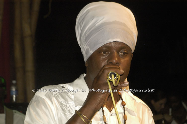 Richie Spice - Live In Concert - One Love Reggae Concert Series 09/10 @ Negril Escape Resort and Spa, January 19, 2010, One Love Drive, West End, Negril, Westmoreland, Jamaica W.I. - Photographs by Net2Market.com - Barry J. Hough Sr, Photographer/Photojournalist - Negril Travel Guide, Negril Jamaica WI - http://www.negriltravelguide.com - info@negriltravelguide.com...!