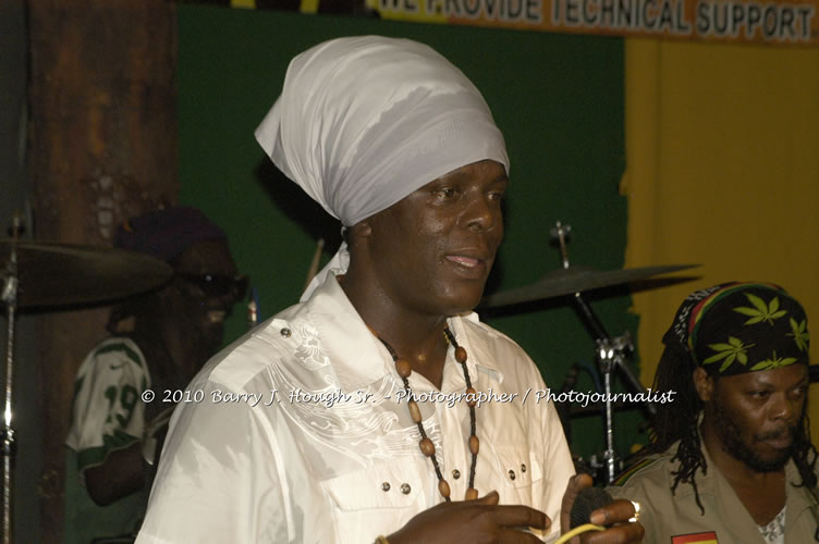 Richie Spice - Live In Concert - One Love Reggae Concert Series 09/10 @ Negril Escape Resort and Spa, January 19, 2010, One Love Drive, West End, Negril, Westmoreland, Jamaica W.I. - Photographs by Net2Market.com - Barry J. Hough Sr, Photographer/Photojournalist - Negril Travel Guide, Negril Jamaica WI - http://www.negriltravelguide.com - info@negriltravelguide.com...!