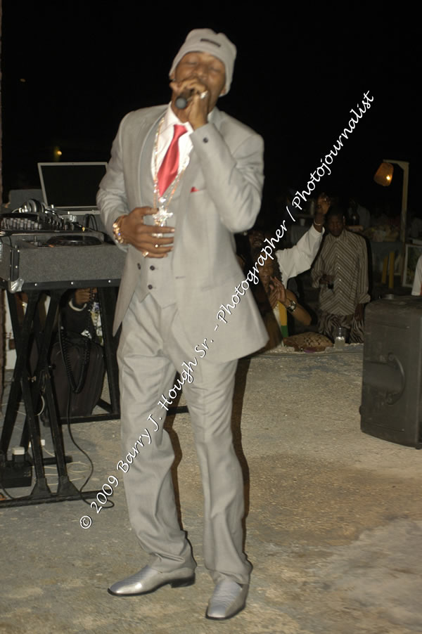  Sanchez - Live in Concert - at the One Love Reggae Concert Series 09/10 @ Negril Escape Resort & Spa - Also Featuring: Timmi Burrell and Justice Merchant- Backing Band Roots Warrior - DJ Gemini - MC Oliver Cargill, Negril Escape Resort & Spa, One Love Drive, West End, Negril, Westmoreland, Jamaica W.I. - Tuesday, November 24, 2009 - Photographs by Net2Market.com - Barry J. Hough Sr, Photographer / Photojournalist - Photos taken with a Nikon D70, D100, or D300 - Negril Travel Guide, Negril Jamaica WI - http://www.negriltravelguide.com - info@negriltravelguide.com...!