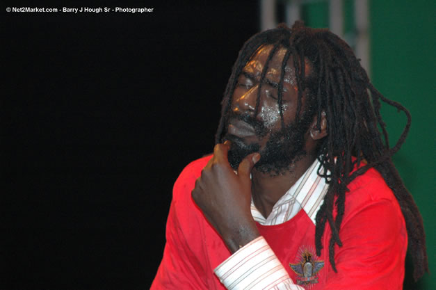 Buju Banton @ Tru-Juice Rebel Salute 2007 - Saturday, January 13, 2007, Port Kaiser Sports Club, St. Elizabeth - Negril Travel Guide, Negril Jamaica WI - http://www.negriltravelguide.com - info@negriltravelguide.com...!