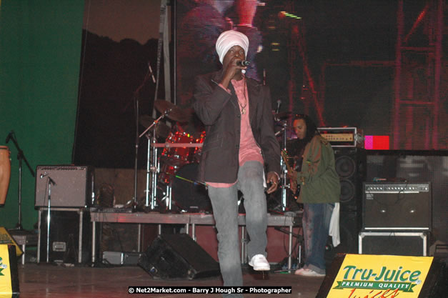 Richie Spice at Tru-Juice Rebel Salute 2008 - The 15th staging of Tru-Juice Rebel Salute, Saturday, January 12, 2008, Port Kaiser Sports Club, St. Elizabeth, Jamaica W.I. - Photographs by Net2Market.com - Barry J. Hough Sr, Photographer - Negril Travel Guide, Negril Jamaica WI - http://www.negriltravelguide.com - info@negriltravelguide.com...!