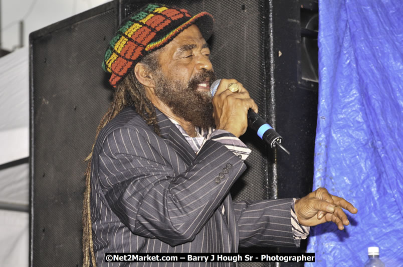 John Holt @ Red Stripe Reggae Sumfest 2008 International Night 2, Catherine Hall, Montego Bay - Saturday, July 19, 2008 - Reggae Sumfest 2008 July 13 - July 19, 2008 - Photographs by Net2Market.com - Barry J. Hough Sr. Photojournalist/Photograper - Photographs taken with a Nikon D300 - Negril Travel Guide, Negril Jamaica WI - http://www.negriltravelguide.com - info@negriltravelguide.com...!