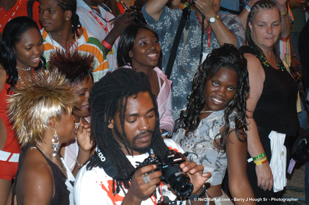 Beenie Man - Red Stripe Reggae Sumfest 2006 - Stormfront - The Blazing Dance Hall Night - Thursday, July 20, 2006 - Catherine Hall Venue - Montego Bay, Jamaica - Negril Travel Guide, Negril Jamaica WI - http://www.negriltravelguide.com - info@negriltravelguide.com...!