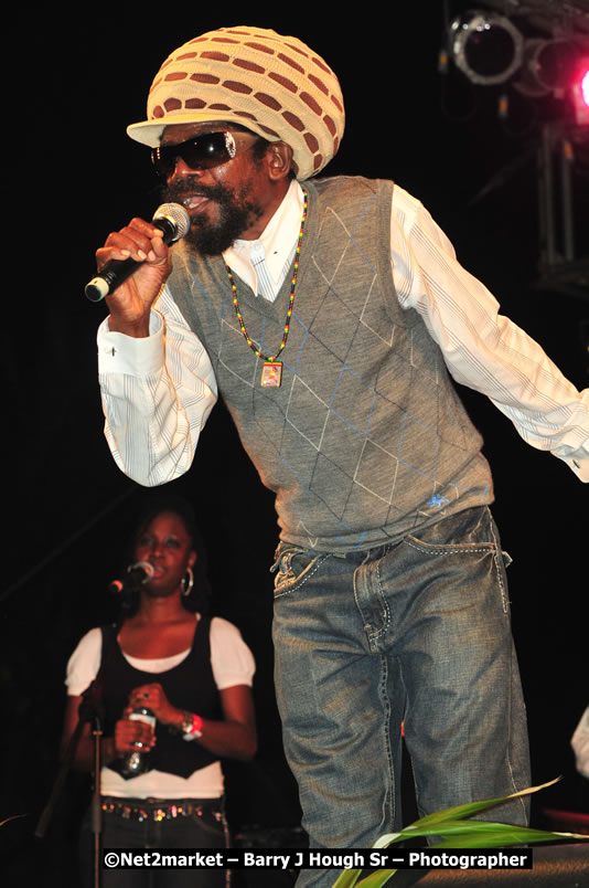 Coco T @ Unite The People An International Reggae Fest, Featuring: Beres Hammond, Coco T, Queen Ifrica, Khalil, Cameal Davis, Iley Dread, Rochelle, Geoffrey Star, Ras Penco, Kool DeLoy, Otis Gayle, J.McKay, Tiney Winey, Venue at Norman Manley Boulevard, Negril, Westmoreland, Jamaica - Saturday, April 4, 2009 - Photographs by Net2Market.com - Barry J. Hough Sr, Photographer/Photojournalist - Negril Travel Guide, Negril Jamaica WI - http://www.negriltravelguide.com - info@negriltravelguide.com...!