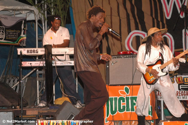 Kenyatta Hill @ Western Consciousness 2007 - Presented by King of Kings Productons - Saturday, April 28, 2007 - Llandilo Cultural Centre, Savanna-La-Mar, Westmoreland, Jamaica W.I. - Negril Travel Guide, Negril Jamaica WI - http://www.negriltravelguide.com - info@negriltravelguide.com...!