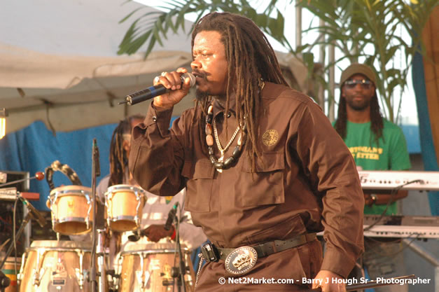 Luciano @ Western Consciousness 2007 - Presented by King of Kings Productons - Saturday, April 28, 2007 - Llandilo Cultural Centre, Savanna-La-Mar, Westmoreland, Jamaica W.I. - Negril Travel Guide, Negril Jamaica WI - http://www.negriltravelguide.com - info@negriltravelguide.com...!