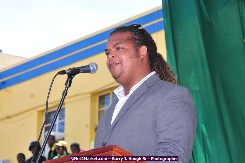 The City of Montego Bay Welcomes Our 2008 Olympians - Western Motorcade - Civic Ceremony - A Salute To Our Beijing Heros - Sam Sharpe Square, Montego Bay, Jamaica - Tuesday, October 7, 2008 - Photographs by Net2Market.com - Barry J. Hough Sr. Photojournalist/Photograper - Photographs taken with a Nikon D300 - Negril Travel Guide, Negril Jamaica WI - http://www.negriltravelguide.com - info@negriltravelguide.com...!