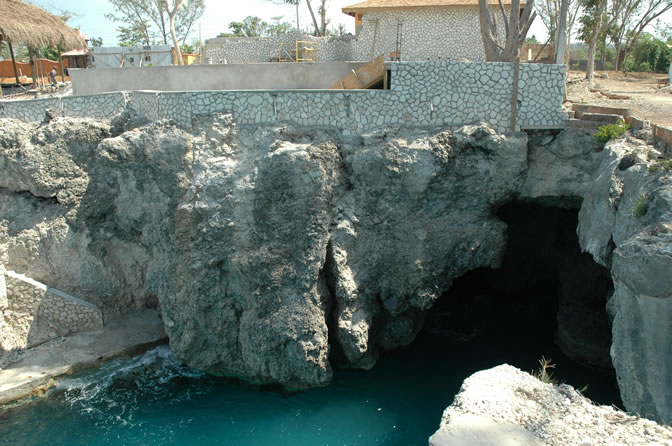 World Famous Rick's Cafe - Negril's West End Cliffs - Rebuilding After Ivan - Negril Travel Guide, Negril Jamaica WI - http://www.negriltravelguide.com - info@negriltravelguide.com...!